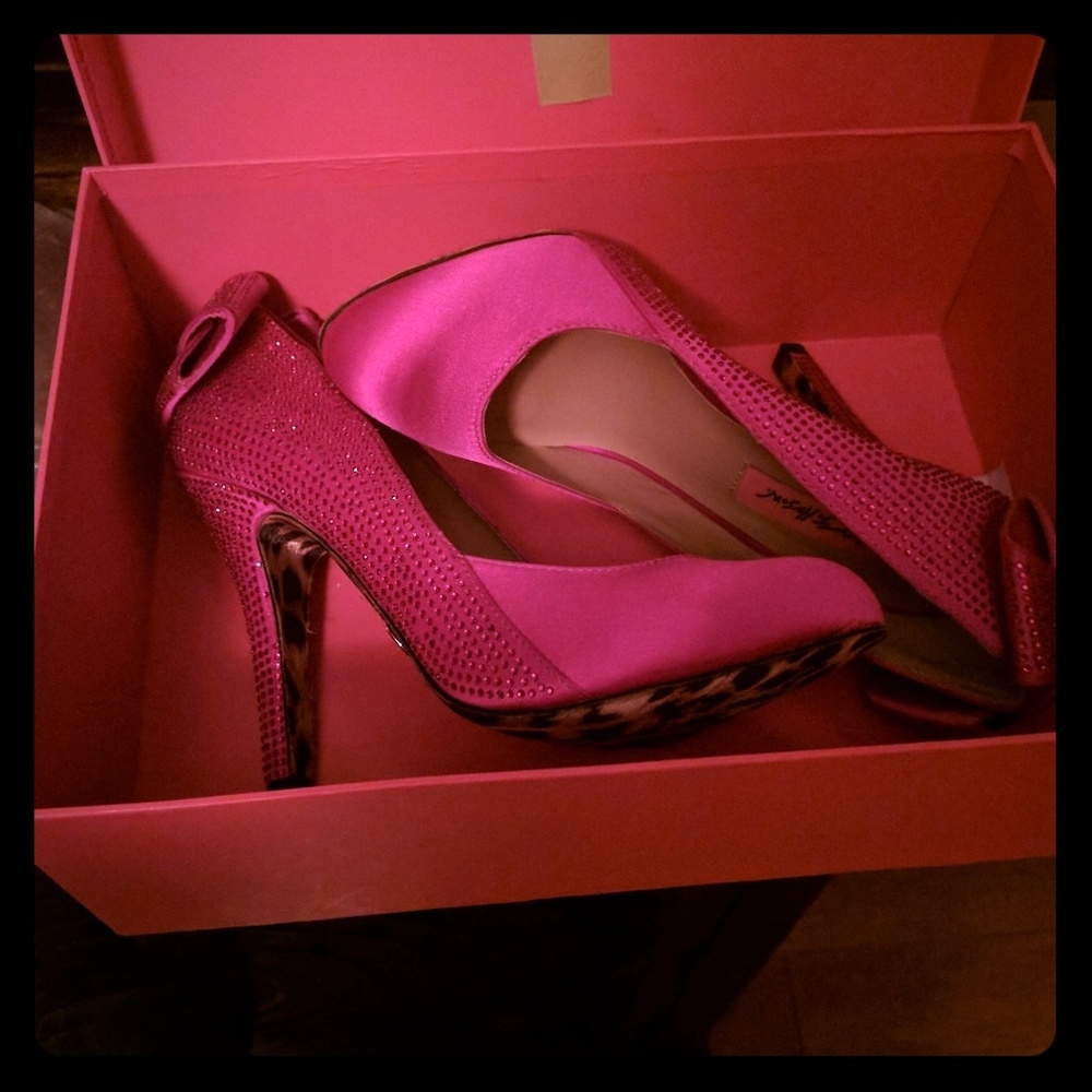 High heel shoes